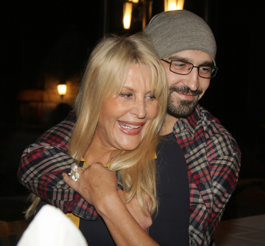 ISTINA JE IZDRŽAVAM GA, RADI ZA 35.000 DINARA Verica Rakočević izblamirala muža!