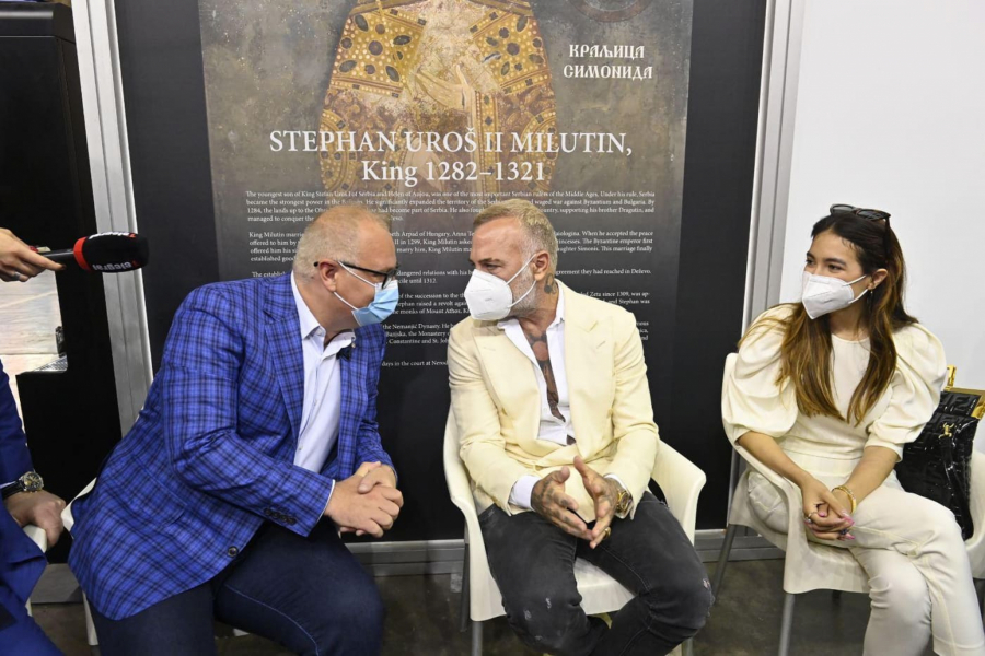 DIVNE VESTI! Nakon vakcinacije poznatog milionera Vesić najavio besplatan koncert za Beograđane na kom će čuveni Đanluka puštati muziku!