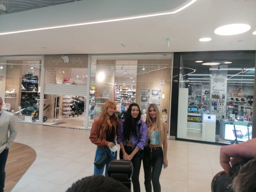 URAGANKE POZVALE MLADE DA SLEDE NJIHOV PRIMER Srpska trojka koja je pokorila Evropu danas otvorila novi punkt za vakcinaciju u Beogradu (FOTO)