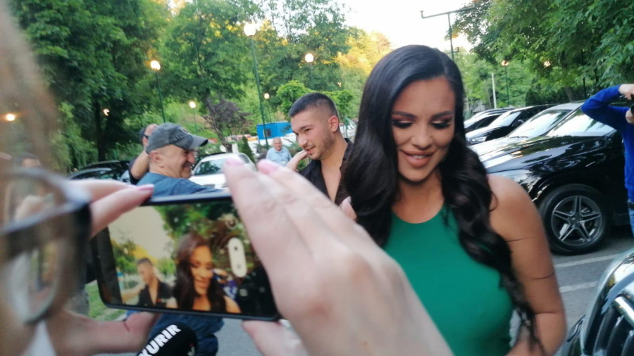 IAKO JE TRUDNA NE STAJE S POSLOM Mnogi će reći da se Bojana Rodić dobro udala, a ona je sad pokazala kako se prave pare