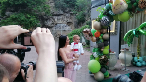 POSEBNA HALJINA I RUČNO RAĐEN KORSET Ceca se na rođendanu malog Željka pojavila u nestvarnoj toaleti, a evo koliko je ona i koštala! (FOTO)