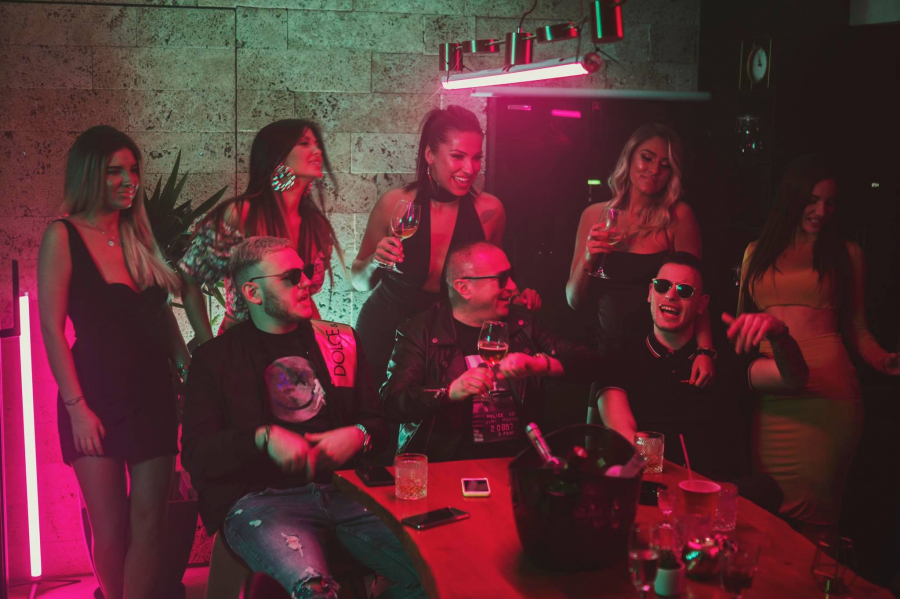 CRNOGORSKI DVOJAC POMERIO GRANICE: 2L sa novom pesmom „Sreda“ oduševili ceo Balkan