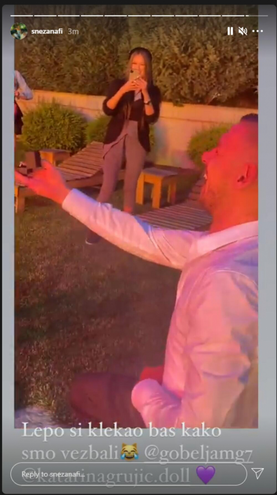 REKLA JE DA! Zasijao prsten na ruci Katarine Grujić, Gobeljić napravio spektakularno iznenađenje povodom veridbe i pevačicu oborio s nogu (FOTO/VIDEO)