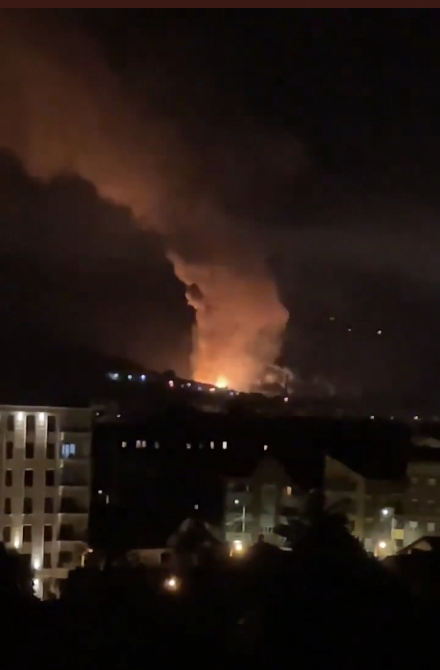 EKSPLOZIJA U FABRICI SLOBODA Čačak pod evakuacijom, geleri na sve strane, gradom se širi užasan smrad (FOTO/VIDEO)