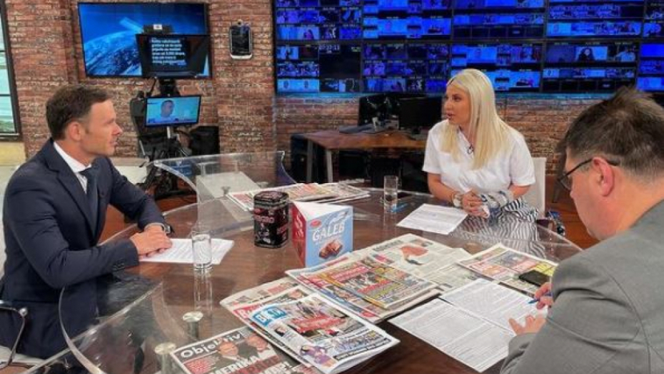 SINIŠA MALI NA TV PINK Srbija ide napred, povećavamo plate i penzije