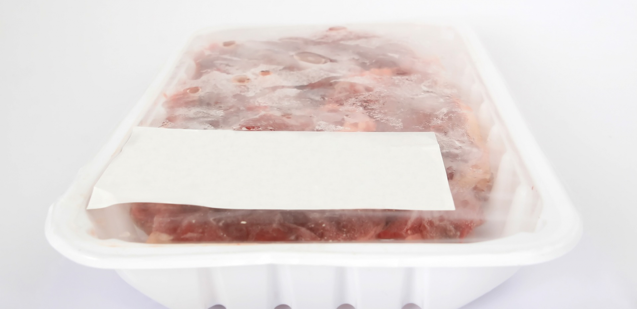 Trik koji olakšava život: Evo kako da odmrznete meso za samo deset minuta