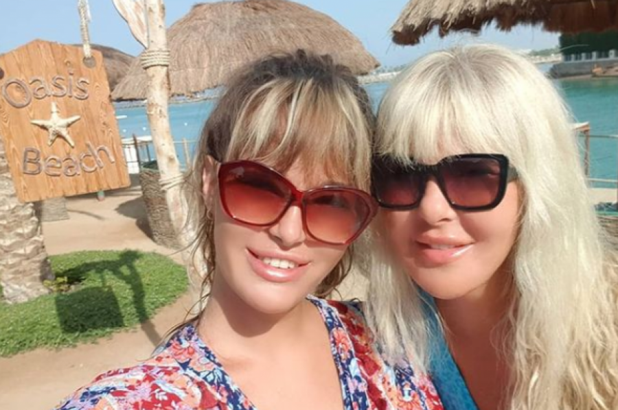 DA LI JE REALNA OVOLIKA LEPOTA? Jami objavila fotografiju sa plaže na kojoj je njena naslednica, izgledu pevačicine ćerke divi se ceo svet (FOTO)