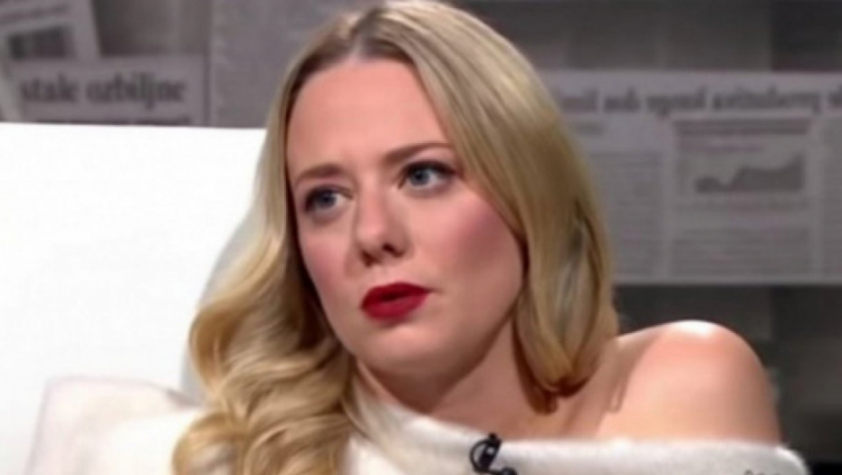 POKAZALA VERENIKA Jelena Veljača partnera krila kao zmija noge, sad je poznato ko je osvojio srce poznate glumice (FOTO)