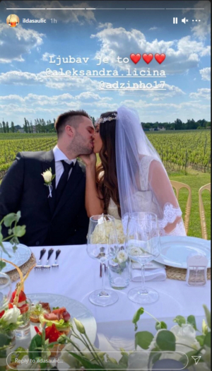 ILDA ŠAULIĆ POKAZALA DO SAD NEVIĐENU SLIKU SA VENČANJA Unuk Šabana Šaulića nije prestajao da ljubi svoju trudnu suprugu! (FOTO)