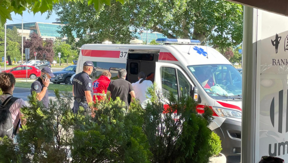 ŽESTOKA TUČA ADVOKATA U BEOGRADU! Cvijić napao Kokanovića posle Skupštine komore, reagovala policija i Hitna pomoć (FOTO)