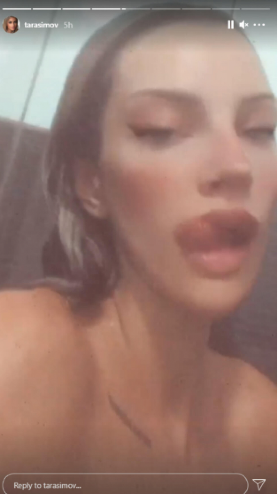 TARA PROVOCIRA IZ TUŠ KABINE Dok Ša prolazi kroz nervne slomove, ona gola i mokra objavila snimak o kojem svi govore (FOTO)