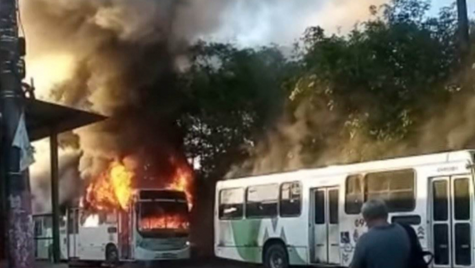 Zapalio se autobus gradskog prevoza, nema povređenih