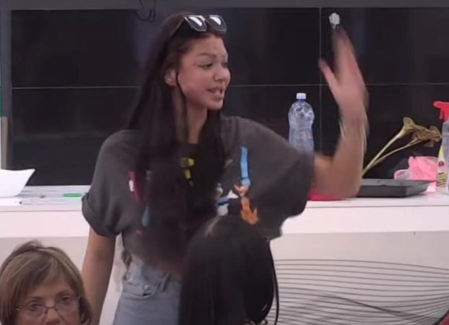 NOVA ŽESTOKA SVAĐA MAJE I JANJUŠA! Urlali jedno na drugo, zadrugara napali da spušta loptu inače će se desiti ono najgore!