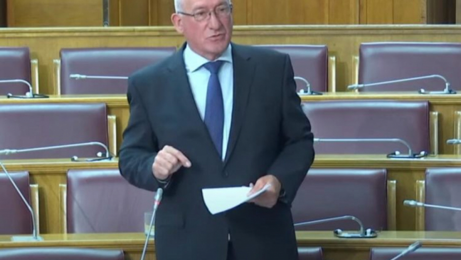 SKANDAL U SKUPŠTINI CRNE GORE Katnić nazvao vlast u Srbiji fašističkom! (VIDEO)