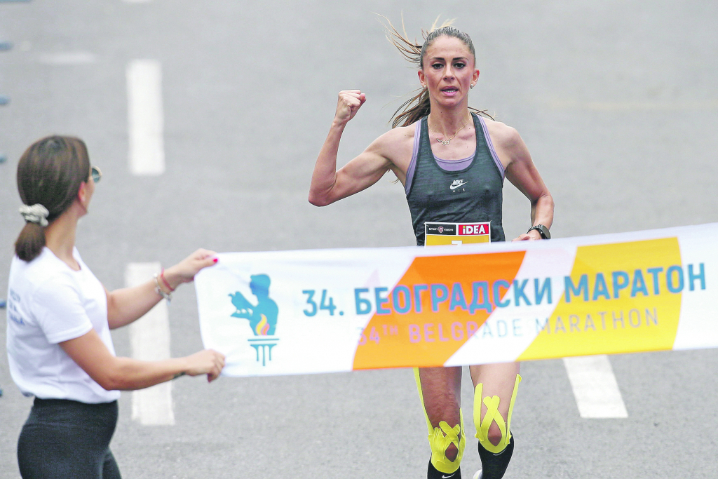 SPEKTAKL NA ADI! Olivera Jevtić pobednica dm Ženske trke!