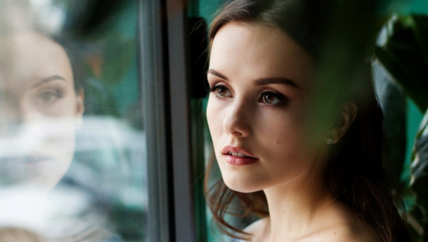 OVI ZNAKOVI DRUGE LJUDE GLEDAJU SA VISINEI! Empatija im je nepoznata reč, zatrovani mržnjom gaze sve pred sobom