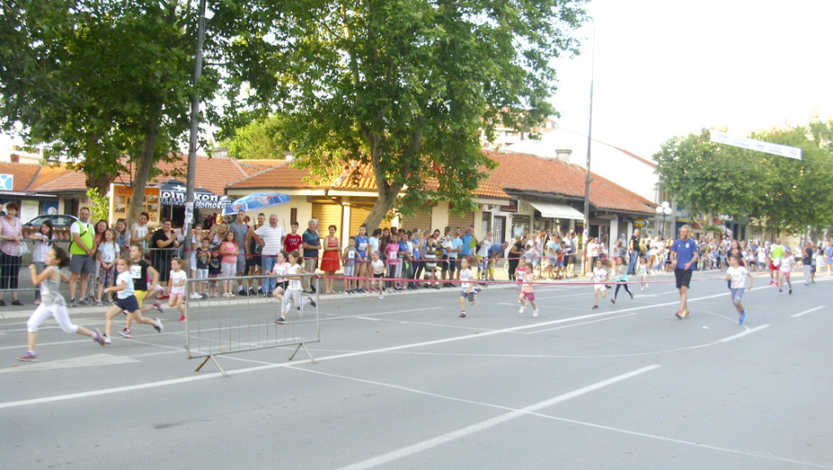 U Leskovcu trči i staro i mlado