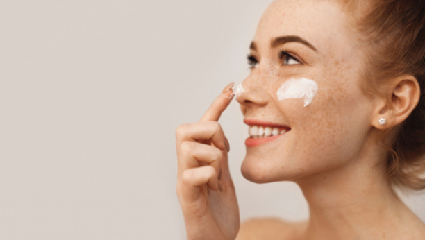 Umirite nadraženu kožu i rešite se akni: Krema za lice od samo tri sastojka