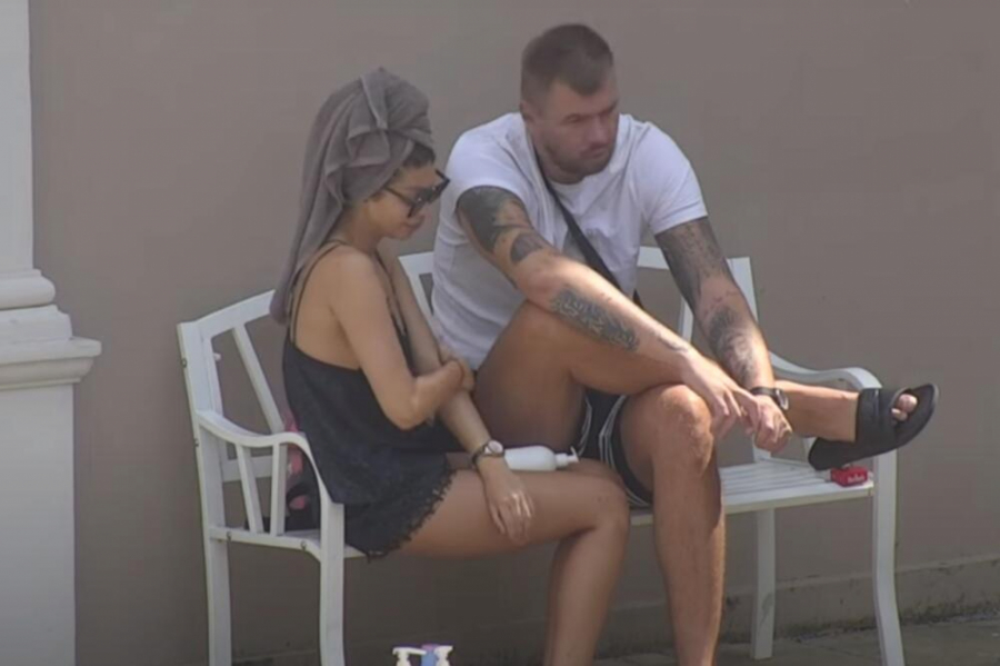 OVAKO UMILJAVANJE RIJALITI NE PAMTI Nakon još jednog Majinog nervnog sloma, Marinkovićeva se poniznim rečima pravdala Janjušu, on joj kratko poručio: Sramota me je da te volim!