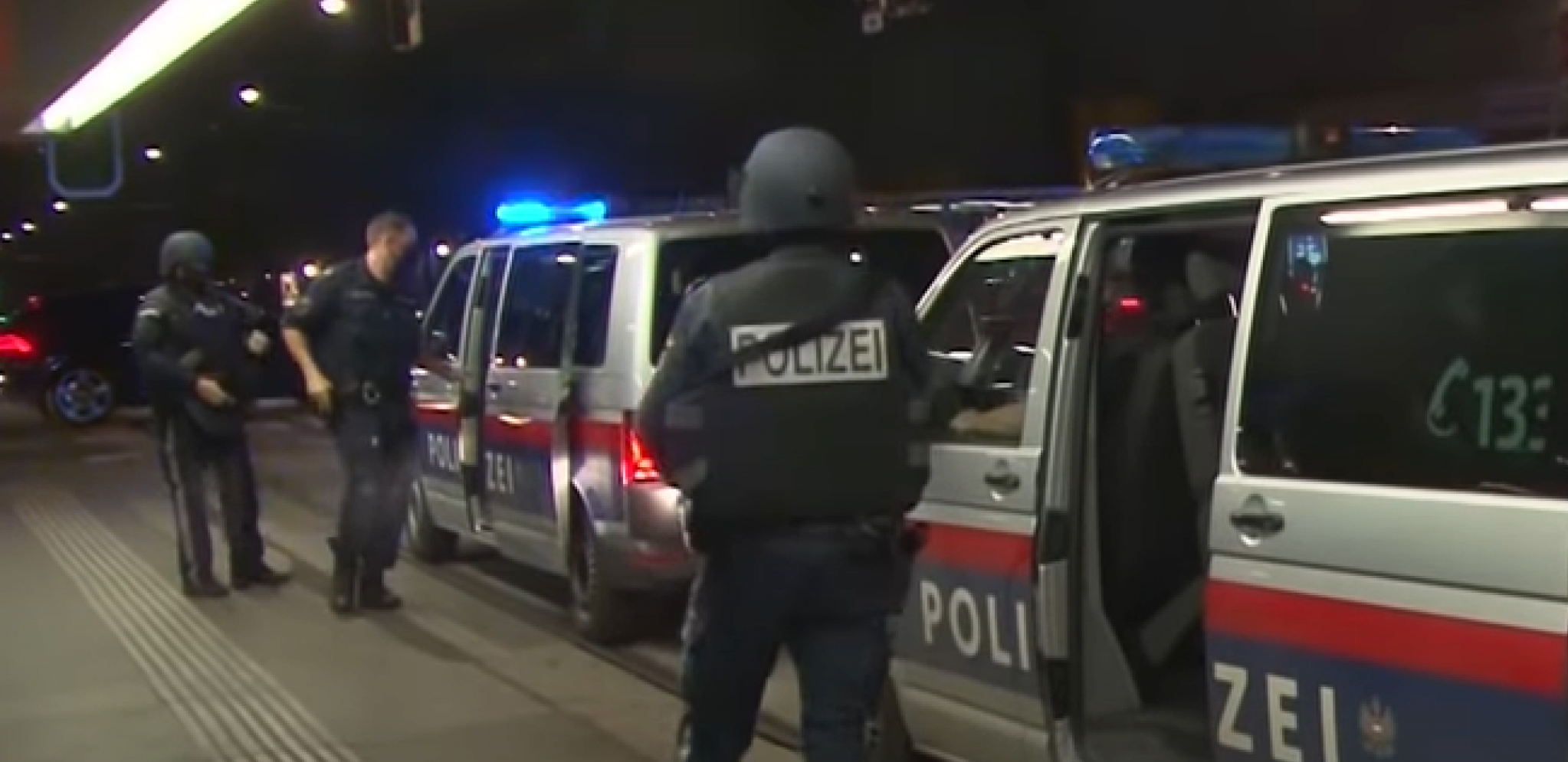 AUSTRIJSKA POLICIJA U POTERI ZA SRBINOM Na stajalištu metroa odgrizao uvo mladiću