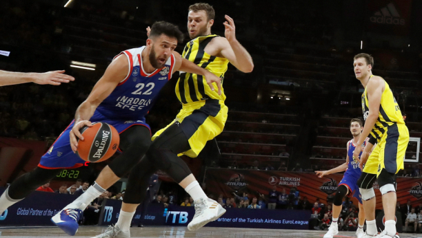 TURCI NE DAJU SRBINA! Efes Miciću nudi najveći ugovor u istoriji!