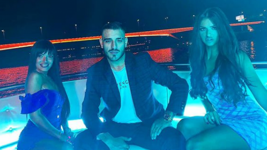 ZAŠTO IMATI JEDNU, KAD MOŽE DVE? Marina Gagić digla ruke od pevača, Darko Lazić i dalje tvrdi da ima verenicu, a sad je uhvaćen sa dve atraktivne crnke u provodu (FOTO)