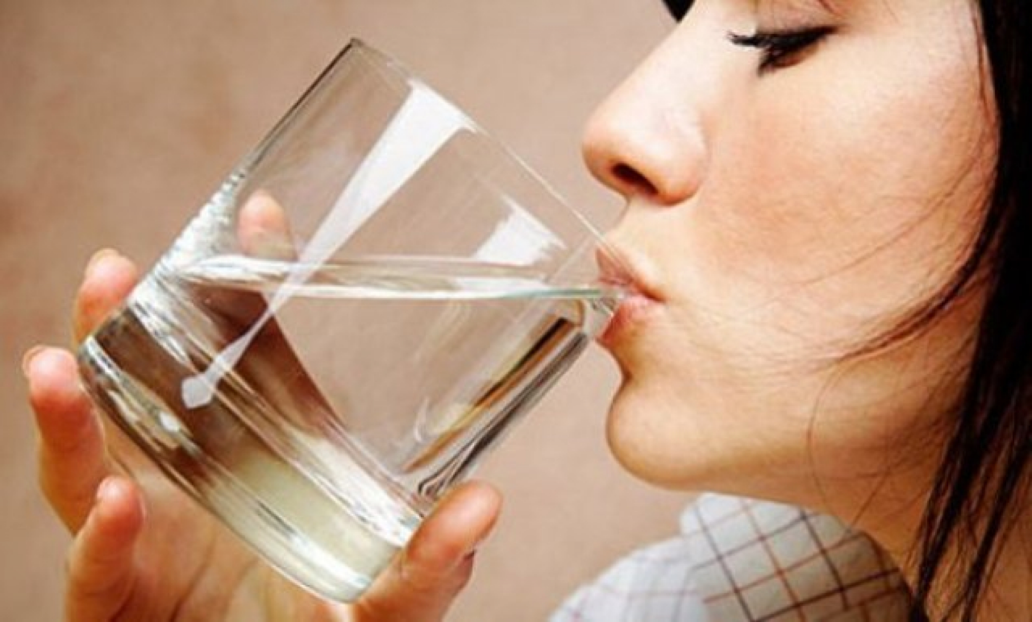 ELIKSIR ZDRAVLJA! Ako čašu slane vode popijete svakog dana, videćete šta će vam se dogoditi u organizmu!