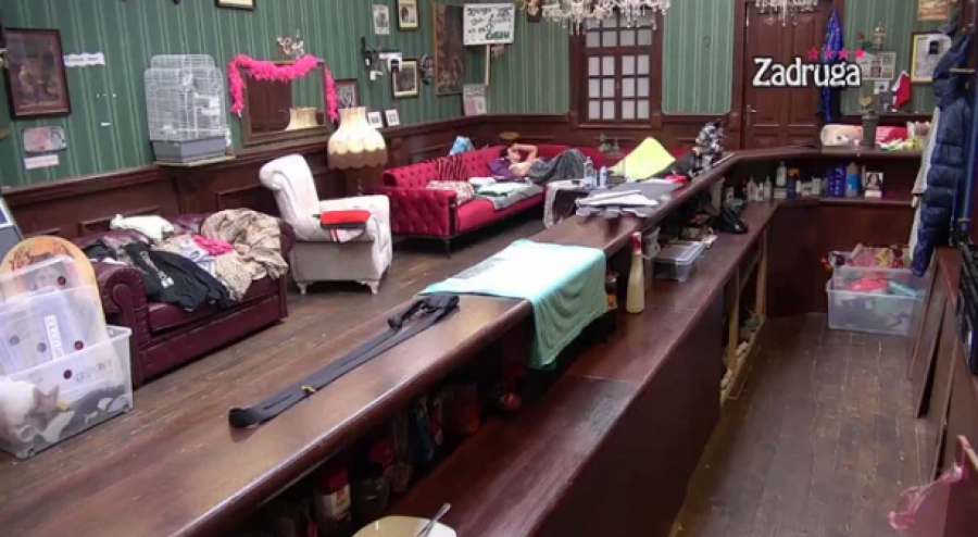 NEMA NAZAD Sada je definitivno kraj, Kristijan svima pokazao da je zauvek završio sa ljubavnicom, Kristina neutešna jer joj je srušio sve snove!