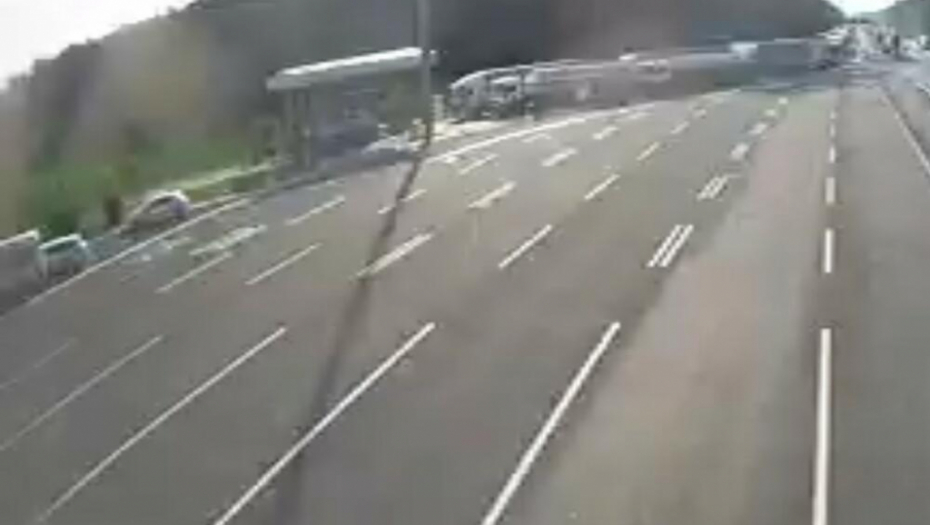 KOLONA TERETNJAKA NA GRANIČNIM PRELAZIMA Na Horgošu kamioni čekaju 5 sati, na Kelebiji i Batrovcima oko 3 sata