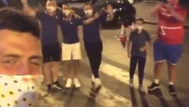 HAOS U PARIZU! Gluvo doba noći, a Noleta presreli naši navijači - totalna ludnica! (VIDEO)