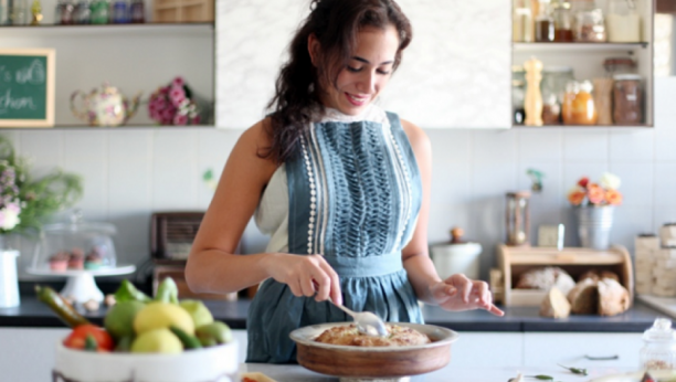 "Prelep kolač, torta mu nije ravna": Biskvit koji baka često pravi (RECEPT/VIDEO)