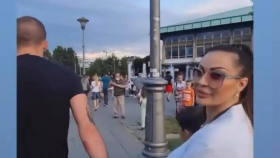 CECA STIGLA NA LITIJU Pevačica u prvim redovima ispred Hrama Svetog Save, društvo joj pravio on (VIDEO)