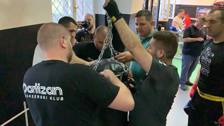 NOVI VETROVI U HUMSKOJ! Bokseri svetla tačka Partizana! (VIDEO)