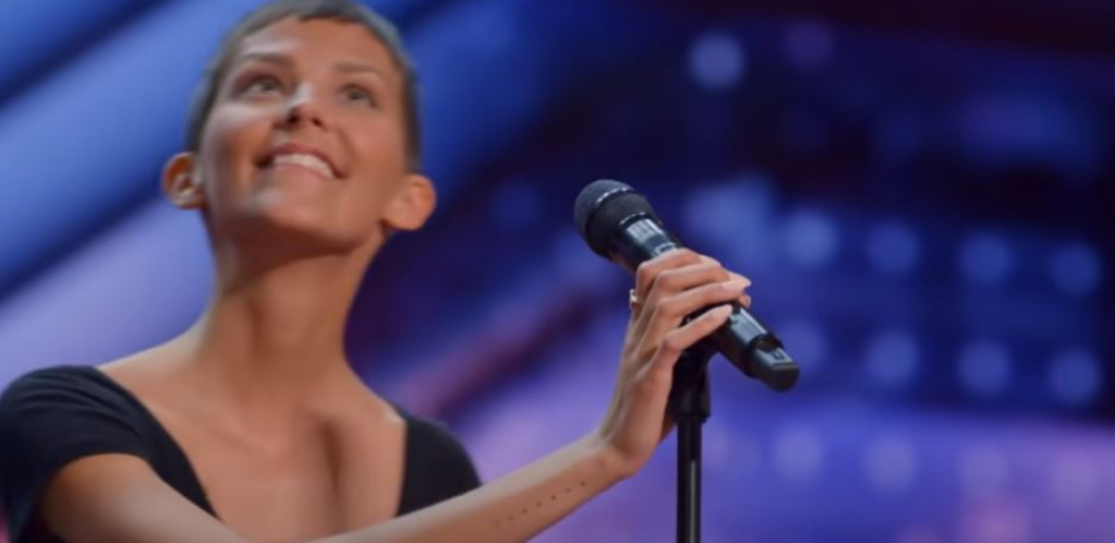 Kada su čuli njenu potresnu priču u celom studiju je nastao muk, a pesmom je sve oduvala: "Imam dva posto šanse da preživim, ali to je bolje nego nula"