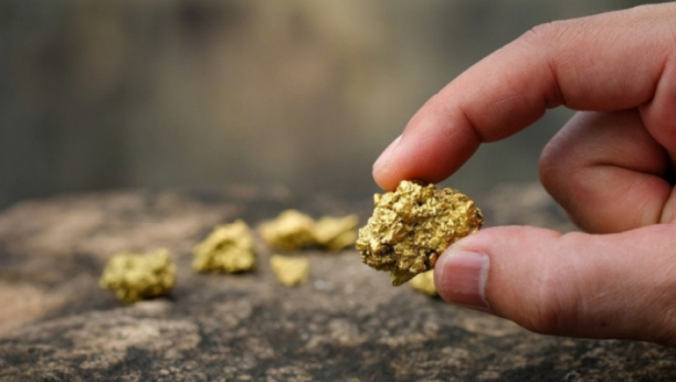 "Ovo otkriće će nam promeniti živote": Zlatna groznica zahvatila selo nakon što je čobanin iskopao neobičan kamenčić