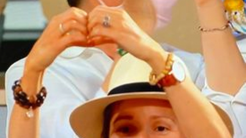 JELENA UVEK U CENTRU PAŽNJE! Drhtala tokom celog meča pa poslala najjaču poruku Novaku! (VIDEO)