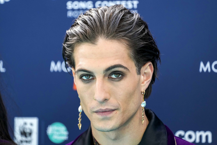 ŽENE U SUZAMA ZBOG POTEZA NAJPOPULARNIJEG ITALIJANA Damiano se ošišao, pa obukao brushalter! (FOTO)