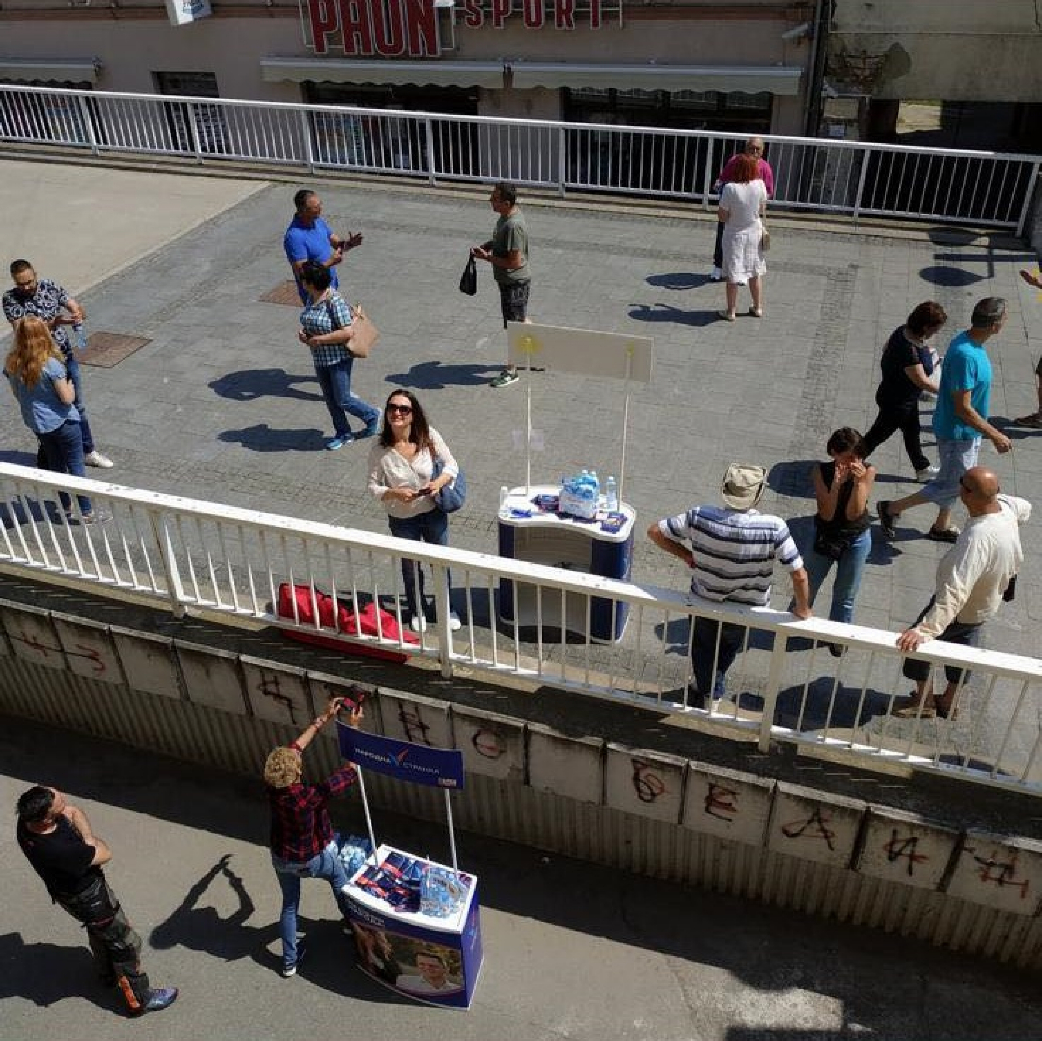 VRATILI BI NAS U VREME LANACA I KATANACA Mlađa, Đilas i Jeremić gaze i teraju sve koji investiraju u našu državu (FOTO)