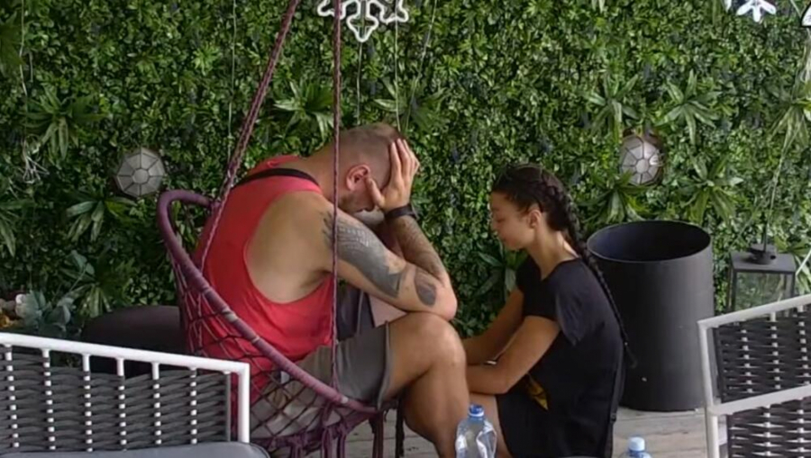 JANJUŠ SE GUŠI U SUZAMA ZBOG ĆERKE KRUNE: Više me ne voli 100 posto! Oterao Maju i ne može da se smiri (FOTO)