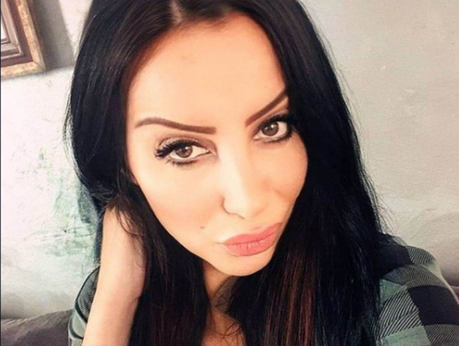 SKINULA SE GOCINA ĆERKA! Komentari pljušte, bujne grudi u prvom planu!