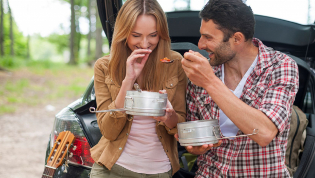 Obratite pažnju na sigurnost: Evo kako da sačuvate hranu u automobilu i koje namirnice da ne nosite na put