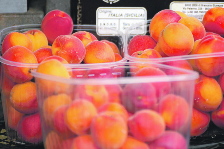 Bogato ili skupo: Evo koje su cene voća na beogradskim pijacama