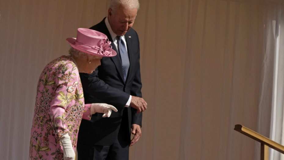 PENZIONERSKI: Bajden na čajanki sa Elizabetom II (FOTO)