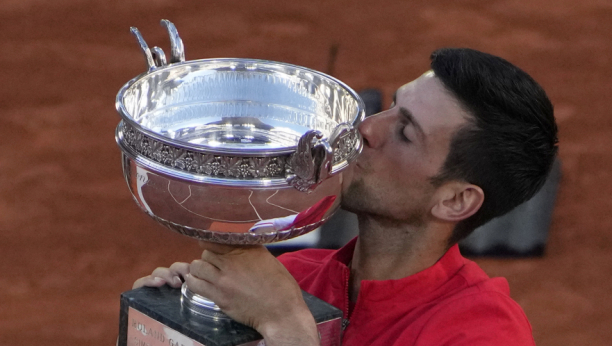 DA SE SMRZNEŠ! Evo koliko novca je Novak zaradio tokom karijere!