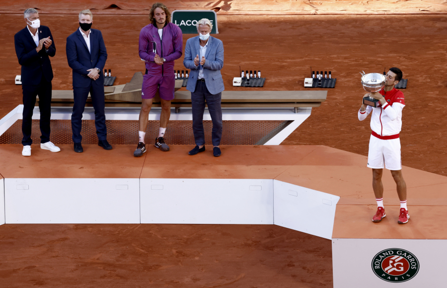 OVAJ ČOVEK JE NEUNIŠTIV Nole se vratio posle 0:2 i osvojio drugi Rolan Garos (VIDEO)