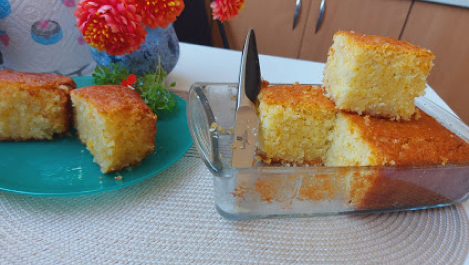 Brz, preliven kolač sa kokosom i narandžom – Prava letnja poslastica, zagolicaće vašu maštu (VIDEO)