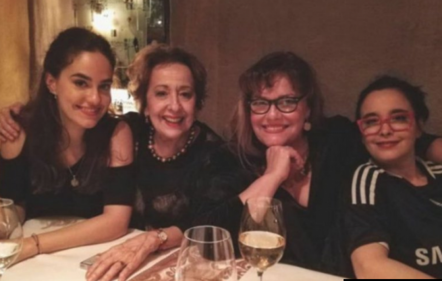 MALO KO ZNA DA SU VEZANE NERASKIDIVOM VEZOM Glumice Svetlana Bojković I Vesna Čipčić su mnogo više od koleginica, dugo su krile ovo od javnosti (FOTO)