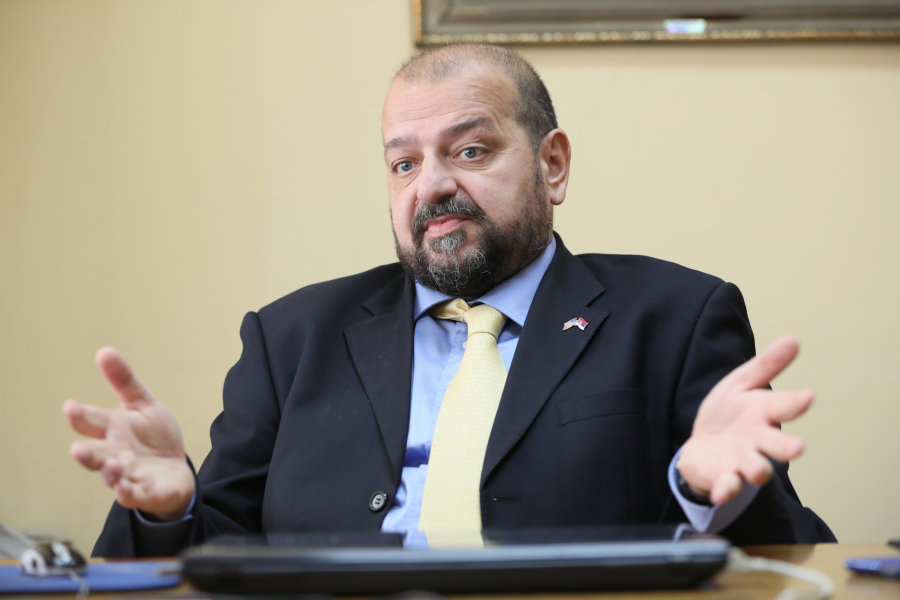 NARODNI POSLANICI TVRDE DA TREBA DA PRUŽE PRIMER GRAĐANIMA Uvedite kovid propusnice i u Skupštinu Srbije!