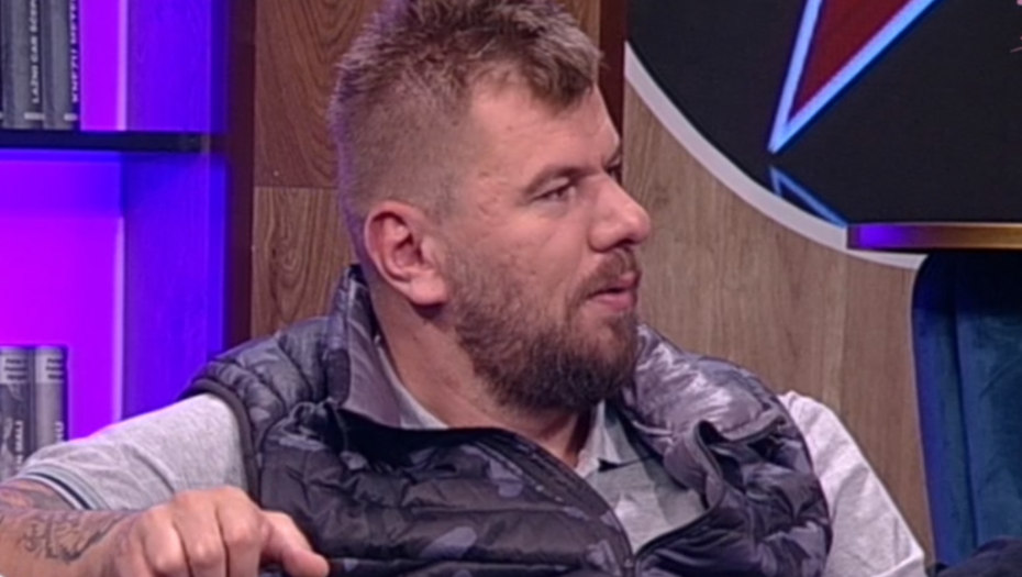 MALO KO BI GA PREPOZNAO! Isplivala Janjuševa dosad neviđena fotka, ovako je zadrugar izgledao u detinjstvu (FOTO)