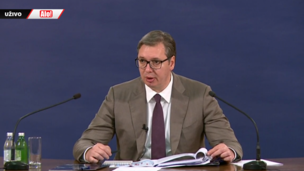 Vučić najavio novo povećanje plata i penzija